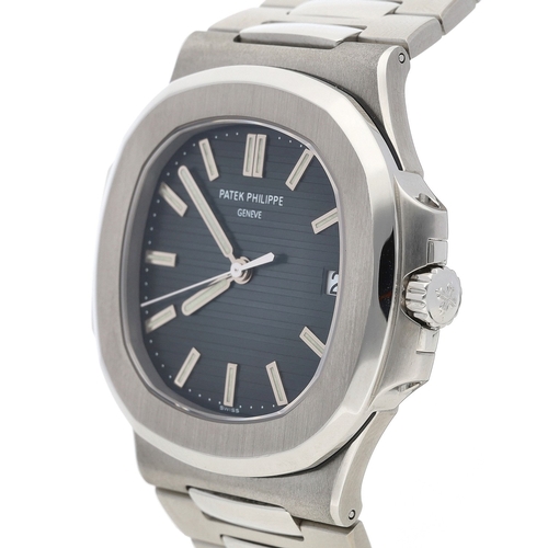 290 - Very Fine Patek Philippe Nautilus 'First Series' automatic stainless steel gentleman's wristwatch, r... 