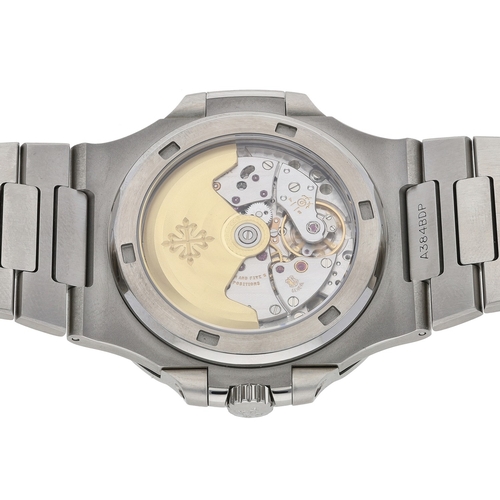 290 - Very Fine Patek Philippe Nautilus 'First Series' automatic stainless steel gentleman's wristwatch, r... 