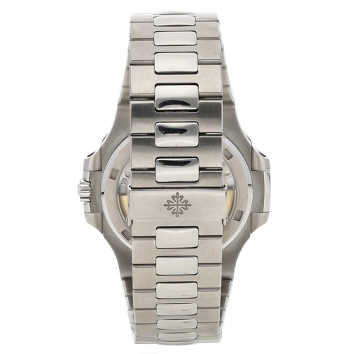 290 - Very Fine Patek Philippe Nautilus 'First Series' automatic stainless steel gentleman's wristwatch, r... 