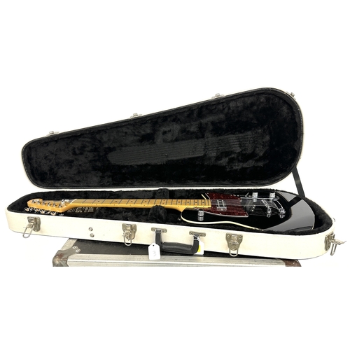 192 - 2017 Reverend Buckshot electric guitar, made in Korea; Body: black gloss finish, a few light surface... 