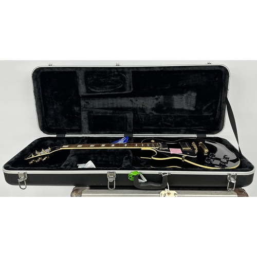 198 - 2012 Epiphone Les Paul Custom Pro left-handed electric guitar, made in China; Body: black finish, a ... 