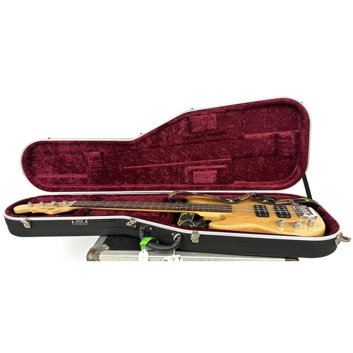 200 - 2012 G&L Tribute Series L-2000 left-handed bass guitar, made in Indonesia; Body: natural finish;... 