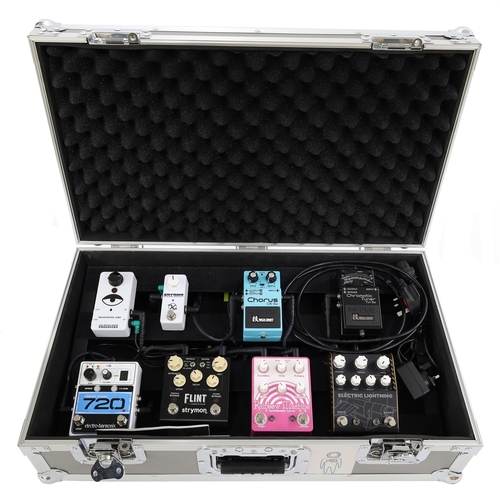 1332 - Good quality guitar effects pedal board, a complete rack fitted with eight high end pedals, high qua... 