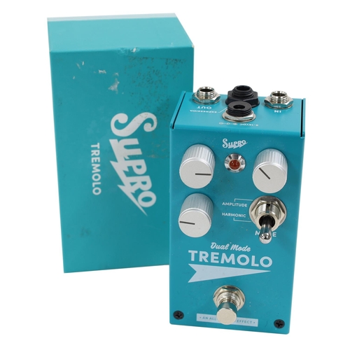 1455 - Supro Tremolo guitar pedal, boxed*Please note: Gardiner Houlgate do not guarantee the full working o... 