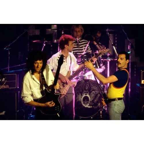 602 - John Entwistle (The Who) & John Deacon (Queen) - Owned and played 1986 Warwick Buzzard bass guit... 