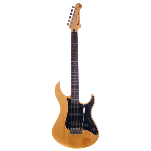 762 - 1997 Yamaha Pacifica 112X electric guitar, made in Taiwan, Body: Natural finish, some marks and ding... 