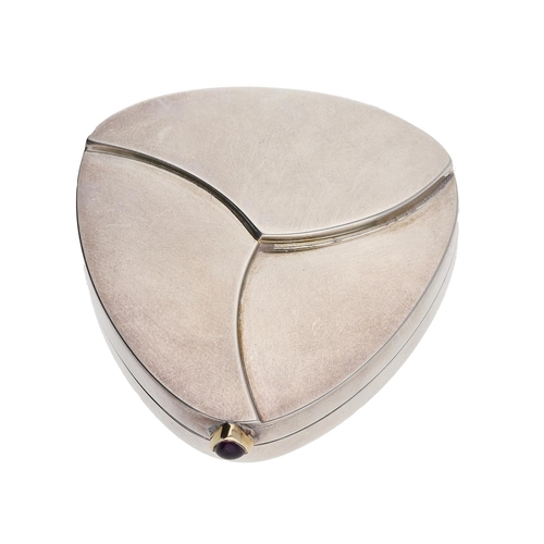 492 - Philip Kydd handmade silver pill box, of rounded traingle form with hinged cover having a glass cabo... 