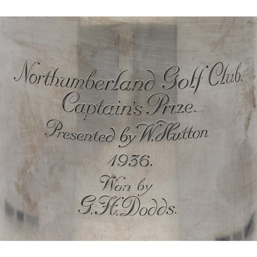 578 - George V silver tankard, of plain baluster form with capped scroll handle, bearing golf presentation... 