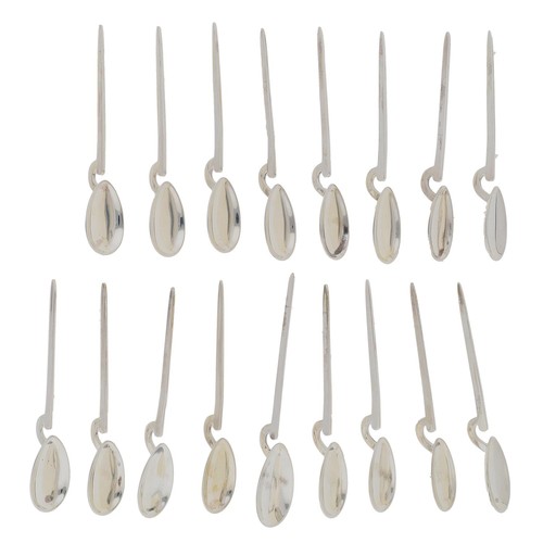 473 - Seventeen William Comyn & Sons silver 'Roman' coffee spoons, hallmarks for London, 4
