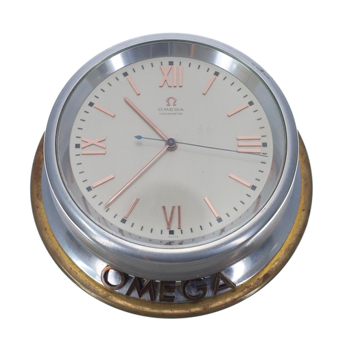 1147 - Omega brass and aluminium desk chronometer with dead-beat centre seconds, circa 1930s, reference 500... 