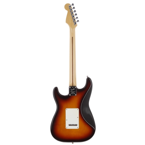 15 - 1994 Fender Stratocaster 40th Year electric guitar, made in USA; Body: sunburst finish, a few minor ... 