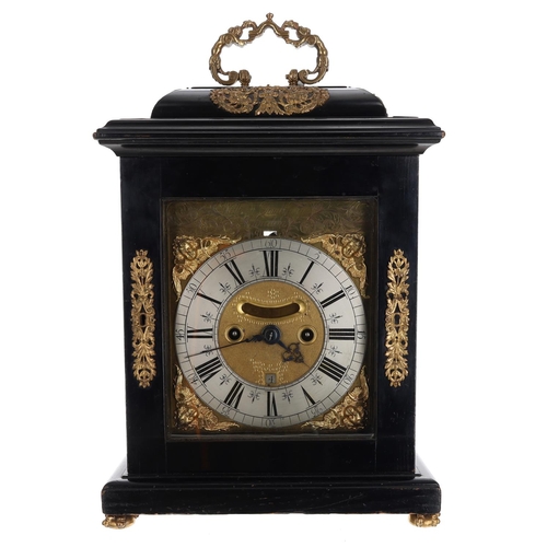 1230 - William Tomlinson, London - Fine early 18th century English ebonised double fusee verge bracket cloc... 