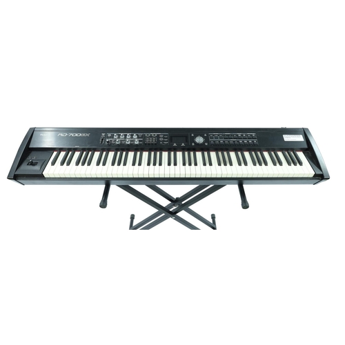 Roland RD-700GX digital keyboard, with stand**Please note: Gardiner ...