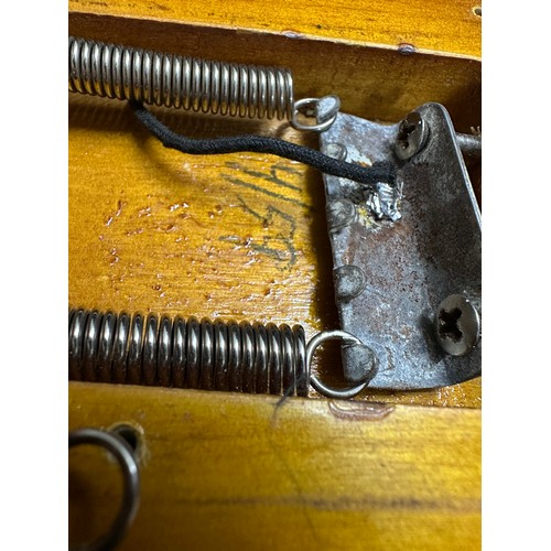 6 - 1959 Fender Stratocaster electric guitar, made in USA; Body: three-tone sunburst finished alder, som... 