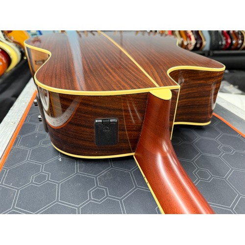 16 - 2003 Yamaha LLX-500C electro-acoustic guitar, made in Japan; Back and sides: rosewood; Top: natural ... 