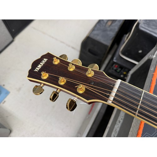 16 - 2003 Yamaha LLX-500C electro-acoustic guitar, made in Japan; Back and sides: rosewood; Top: natural ... 