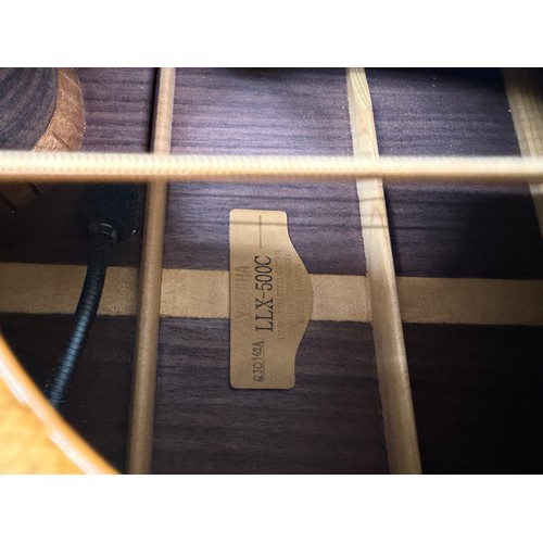 16 - 2003 Yamaha LLX-500C electro-acoustic guitar, made in Japan; Back and sides: rosewood; Top: natural ... 