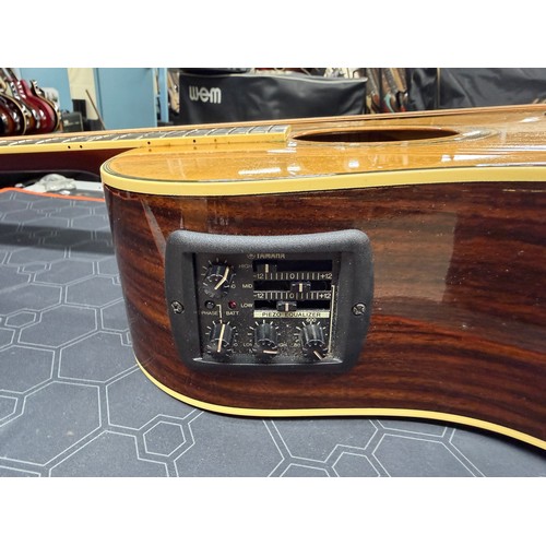 16 - 2003 Yamaha LLX-500C electro-acoustic guitar, made in Japan; Back and sides: rosewood; Top: natural ... 