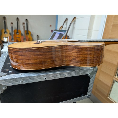 2257 - 1977 Manuel Conde classical guitar, made in Madrid, Spain; Back and sides: solid rosewood; Top: soli... 