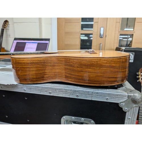 2257 - 1977 Manuel Conde classical guitar, made in Madrid, Spain; Back and sides: solid rosewood; Top: soli... 