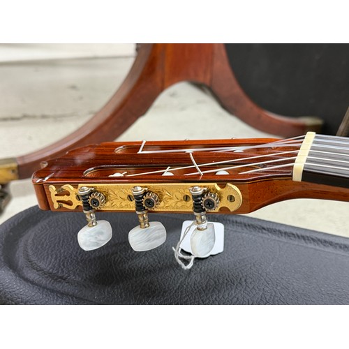 2265 - 1982 José Ramirez Clase 1A classical guitar, made in Madrid, Spain; Back and sides: Indian rosewood;... 