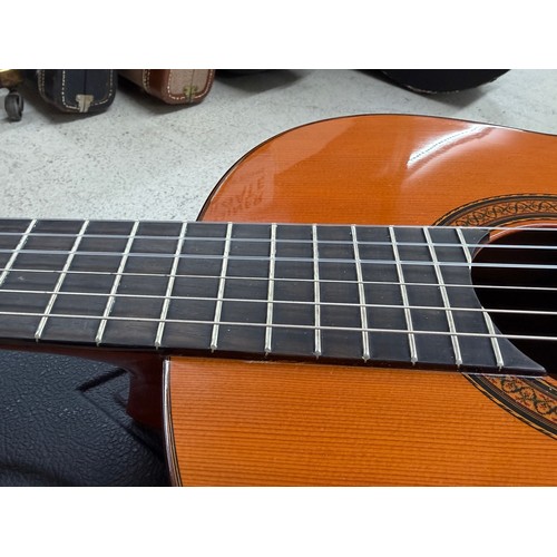 2265 - 1982 José Ramirez Clase 1A classical guitar, made in Madrid, Spain; Back and sides: Indian rosewood;... 