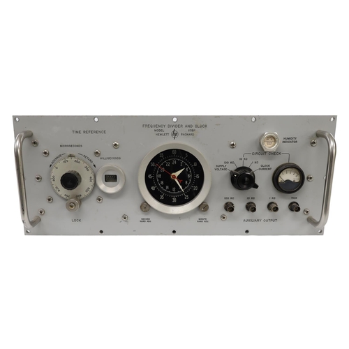 Hewlett Packard 113BR Frequency Divider and Clock, 7" high, 18" wide, depth 18"