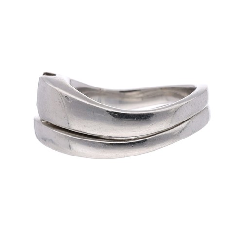 107 - Platinum emerald-cut diamond platinum ring with a fitted band ring, 0.45ct approx, clarity VSI, colo... 