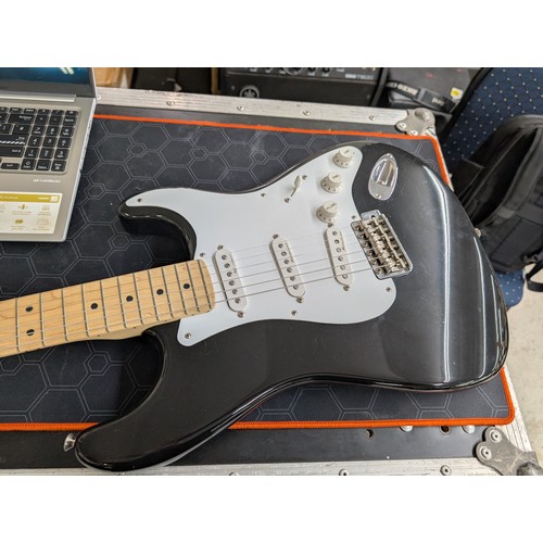 396 - Fender Eric Clapton Blackie Signature electric guitar, made in USA; Body: black finish, light surfac... 