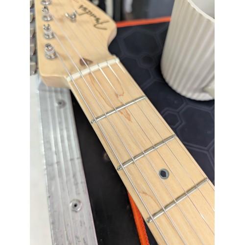 396 - Fender Eric Clapton Blackie Signature electric guitar, made in USA; Body: black finish, light surfac... 