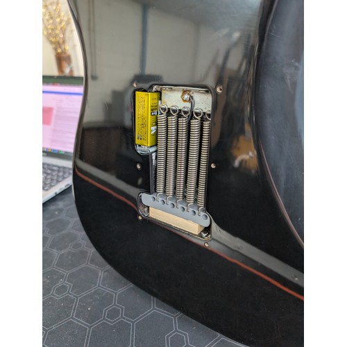 396 - Fender Eric Clapton Blackie Signature electric guitar, made in USA; Body: black finish, light surfac... 