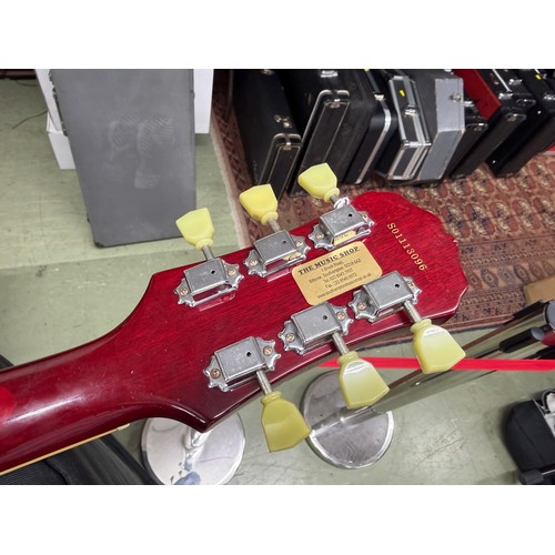 870 - 2001 Epiphone Les Paul Standard electric guitar, made in Korea; Finish: Sunburst, heavily scratched ... 