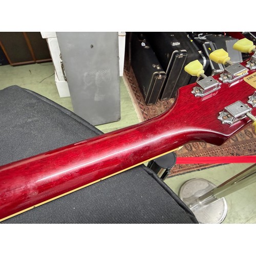 870 - 2001 Epiphone Les Paul Standard electric guitar, made in Korea; Finish: Sunburst, heavily scratched ... 