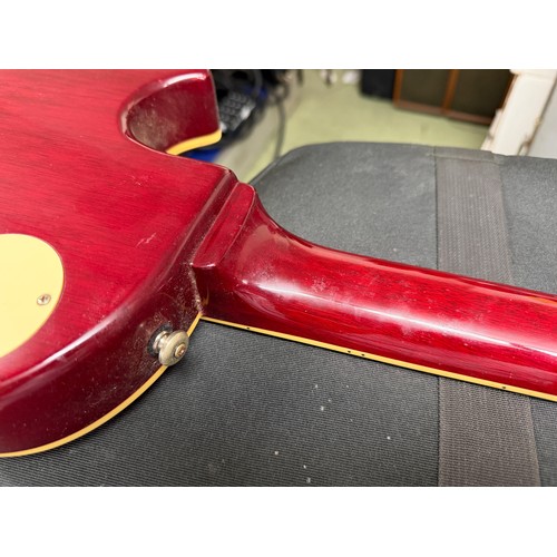 870 - 2001 Epiphone Les Paul Standard electric guitar, made in Korea; Finish: Sunburst, heavily scratched ... 