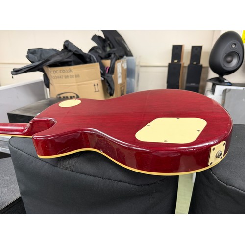 870 - 2001 Epiphone Les Paul Standard electric guitar, made in Korea; Finish: Sunburst, heavily scratched ... 