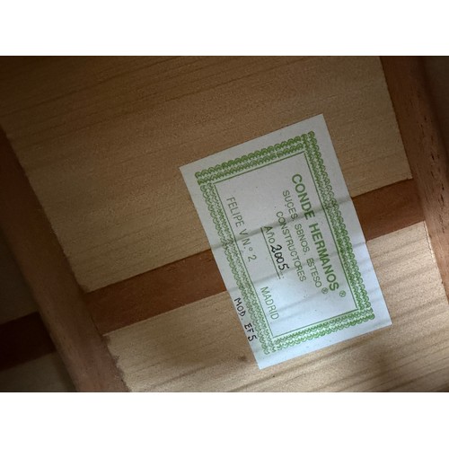 2430 - 2005 Conde Hermanos Model Felipe V2, made in Spain; Back and sides: cypress; Top: spruce with some m... 
