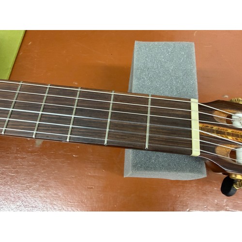 2420 - 1975 Lorenzo Pimentel Grand Concert number 8 classical guitar, made in Mexico; Back and sides: India... 