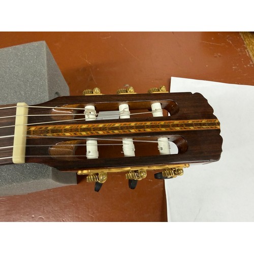 2420 - 1975 Lorenzo Pimentel Grand Concert number 8 classical guitar, made in Mexico; Back and sides: India... 