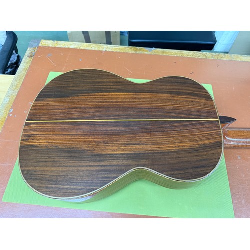 2420 - 1975 Lorenzo Pimentel Grand Concert number 8 classical guitar, made in Mexico; Back and sides: India... 