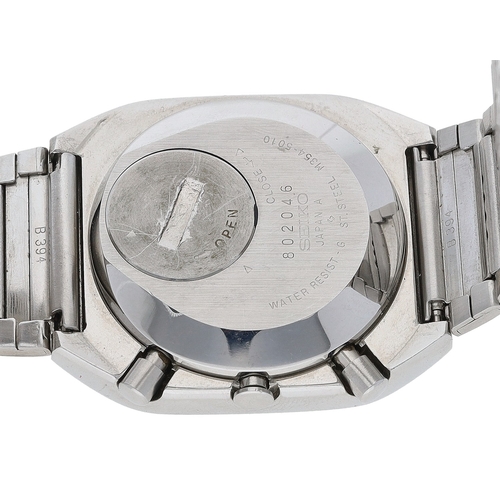 Seiko Quartz LC Memory-Bank Calendar 'James Bond Moonraker' digital LCD ...