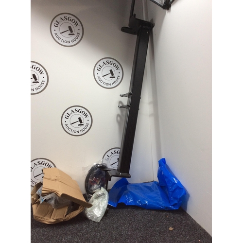 159 - Tow-trust-towers Bar new and boxed