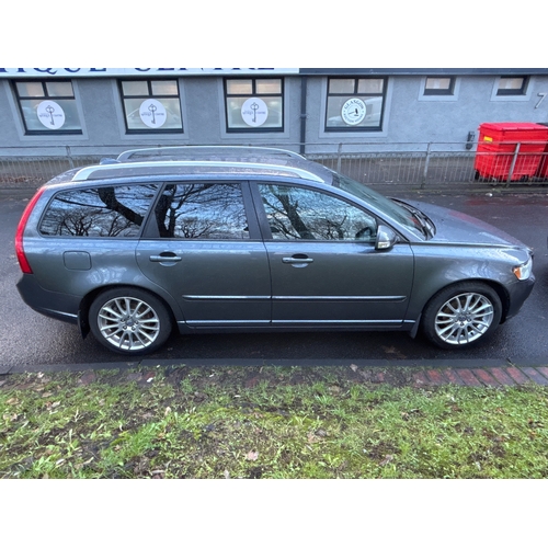 46 - YE10NFA Volvo V50 Estate 1.6 Eco Diesel 137000 Miles MOT 07/02/26 2 Keys Service History