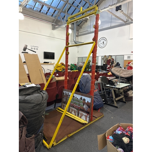 223 - Hanging From A Pole Fair Game, 15FT Tall - Used