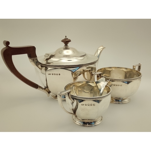 Silver 3 piece tea set - hallmarked 936g