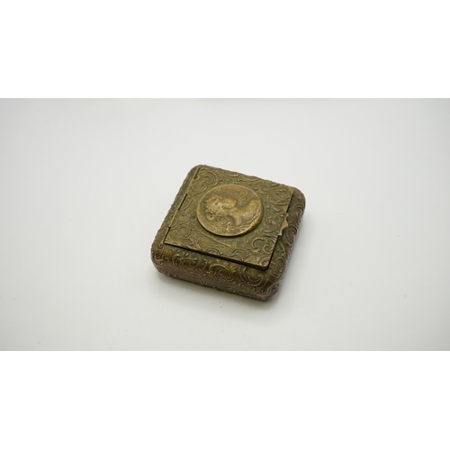 4 - 1x Victorian Purse, 1x Vintage Tobacco Box,