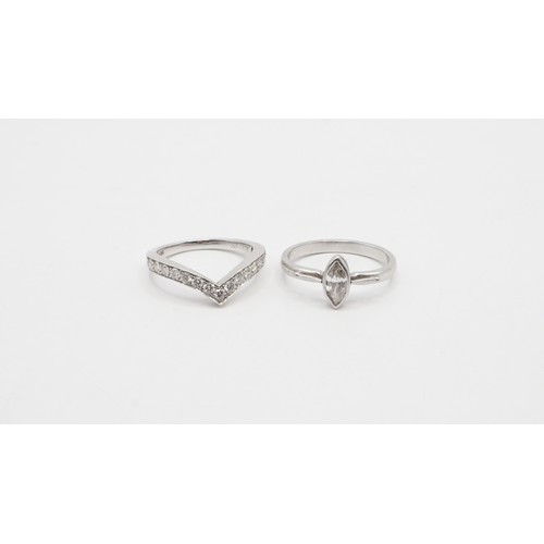 62 - 8.35g Platinum And 15 Diamond Wedding And Engagement 0.46 carat Ring Size M