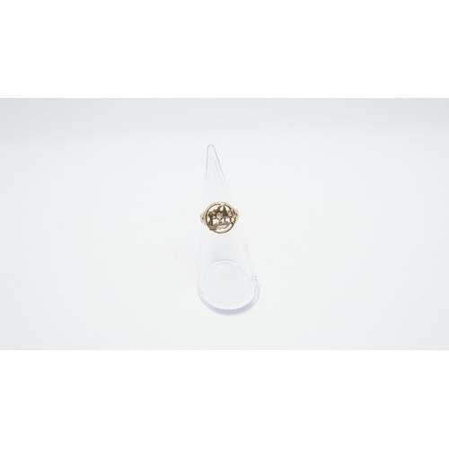 75 - 3.81g 9ct Gold Sea Scene Cutout Signet Ring Size O