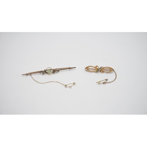 93 - 2x 9ct Gold Vintage Brooches 5.44g