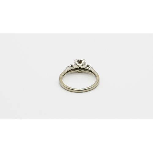 40 - 3.84g 18ct White Gold & Diamond Ring Size O