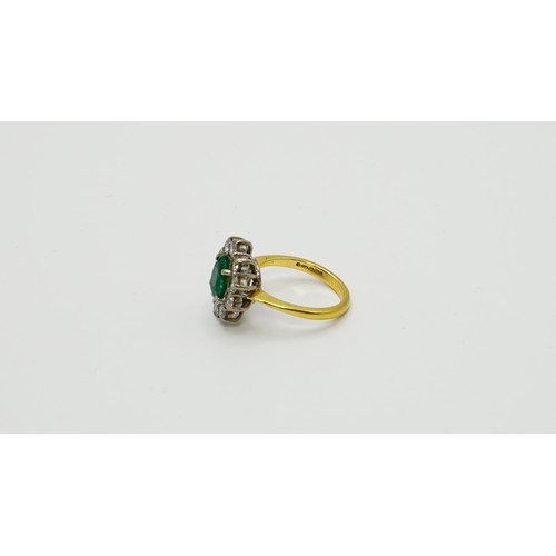 41 - 7.83g 18ct Gold 1.5ct Diamond & Emerald Ring Size N